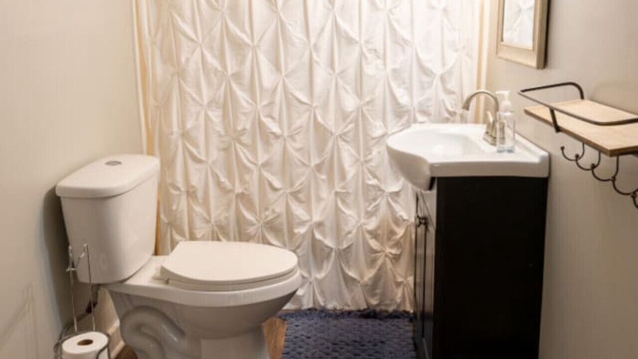 Photo of Bathroom in Centre