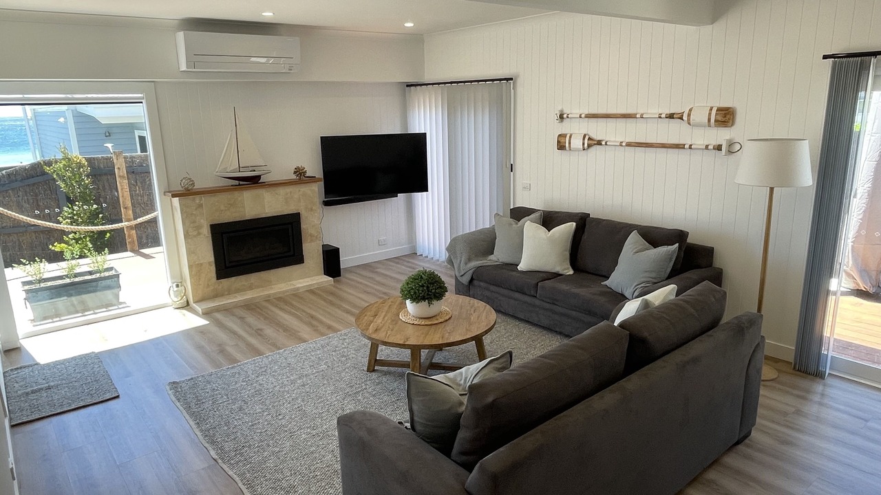 Photo of Livingroom in Safety Beach