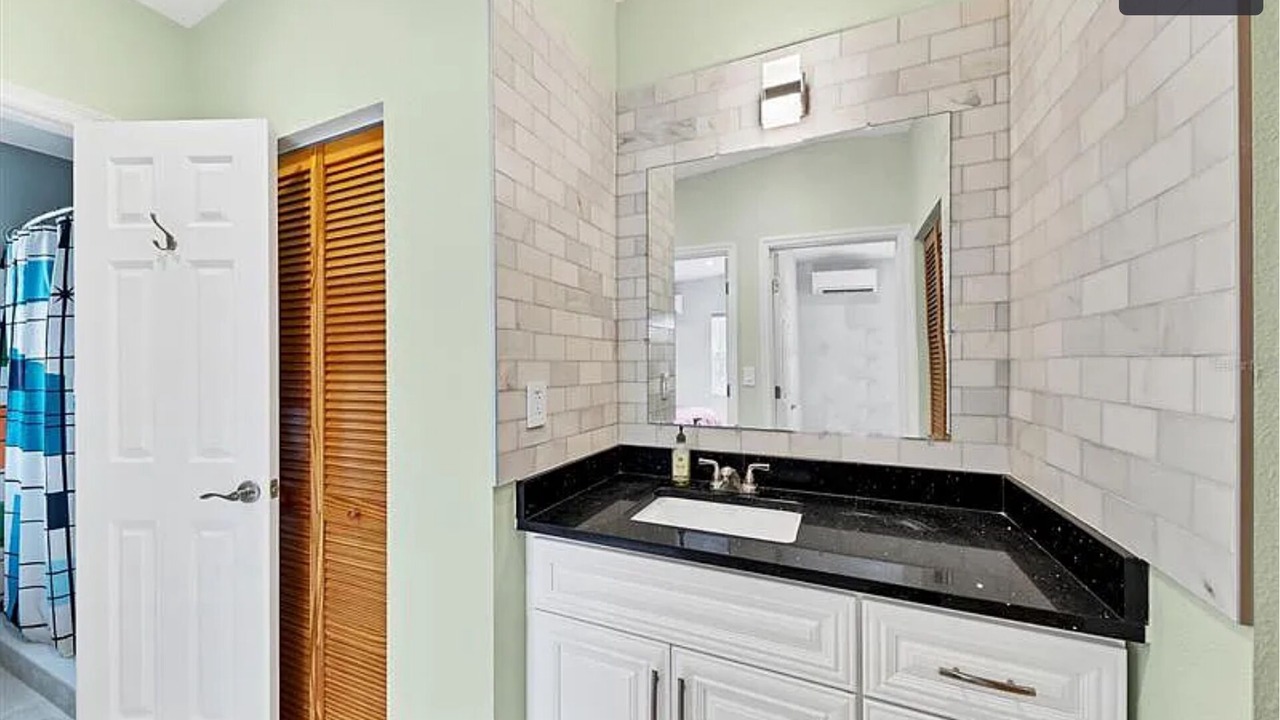 Photo of Bathroom in Central Sarasota