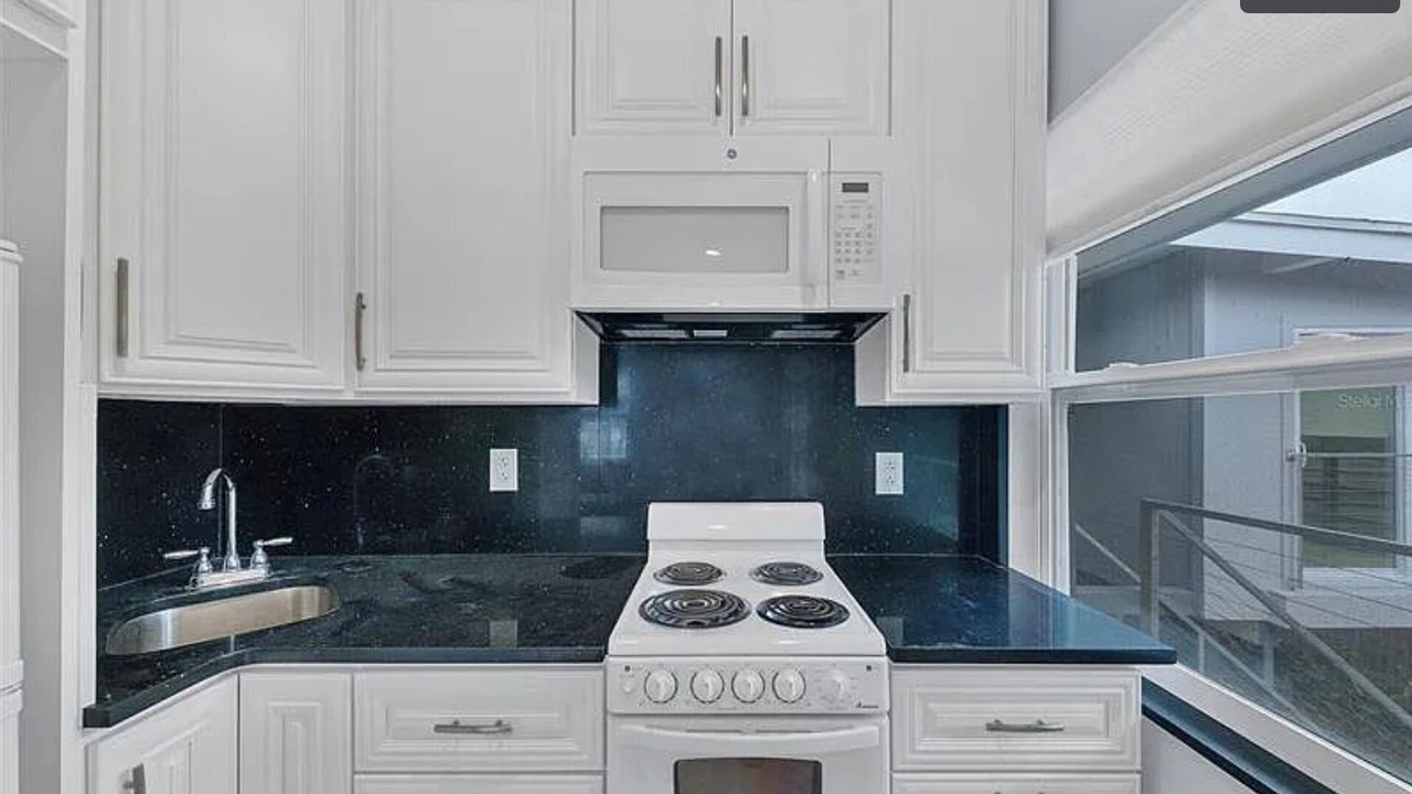 Photo of Kitchen in Central Sarasota