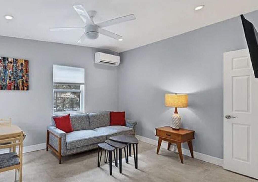 Photo of Livingroom in Central Sarasota