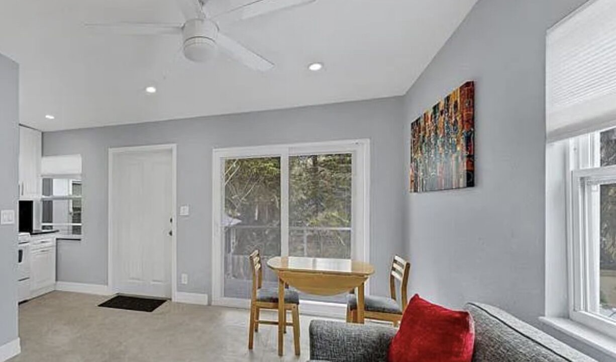Photo of Livingroom in Central Sarasota