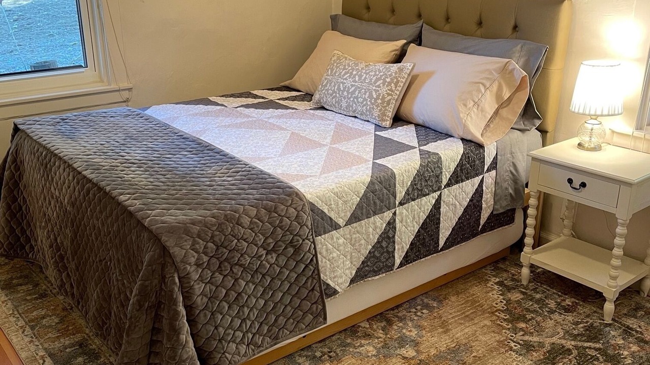 Photo of Bedroom in Dutch Flat