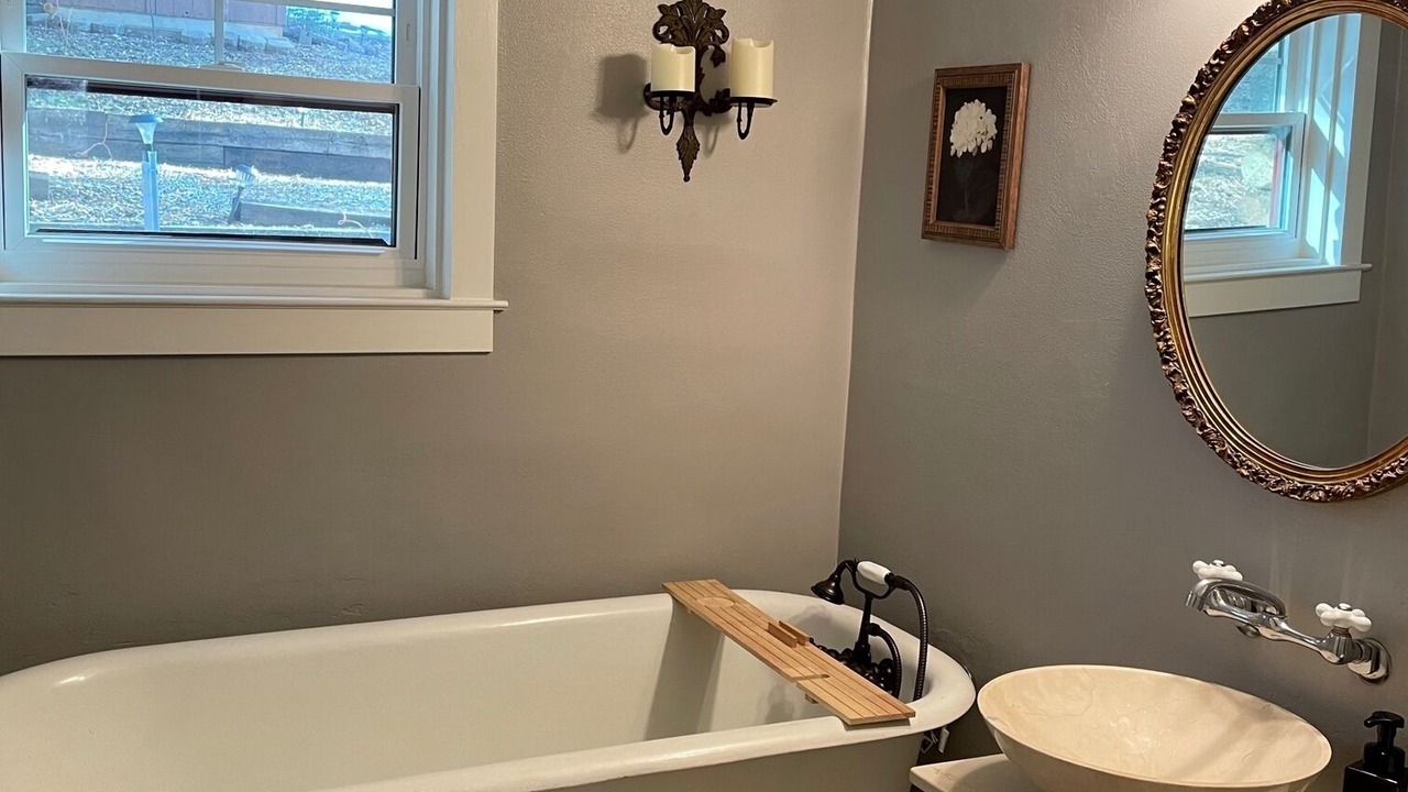Photo of Bathroom in Dutch Flat