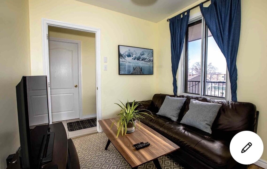 Photo of Livingroom in De Lorimier