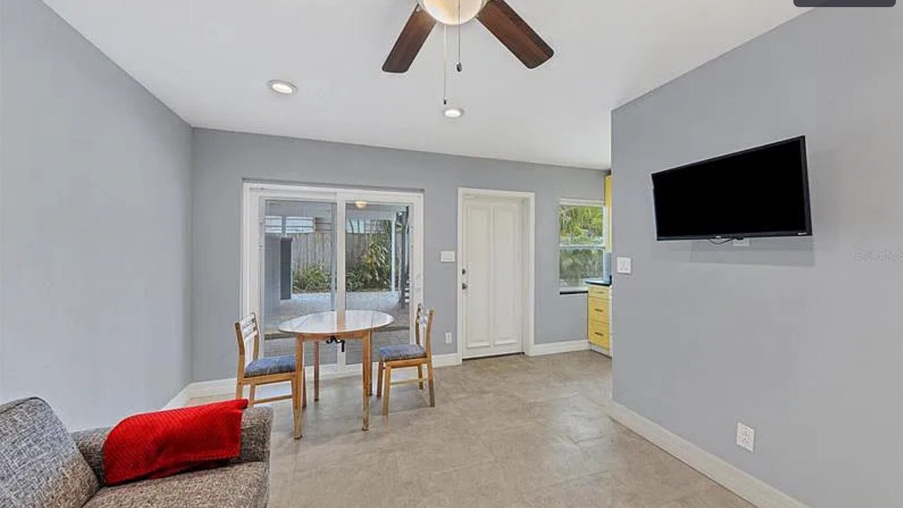 Photo of Livingroom in Central Sarasota