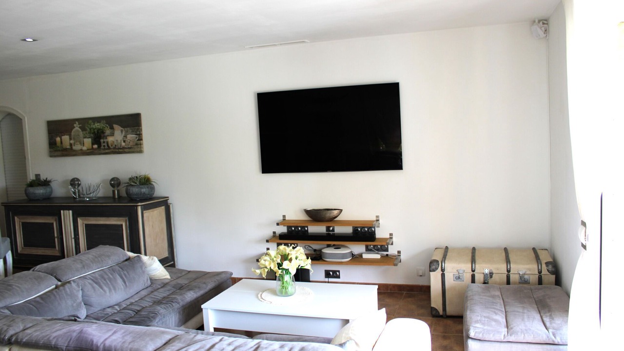 Photo of Livingroom in Dauphin