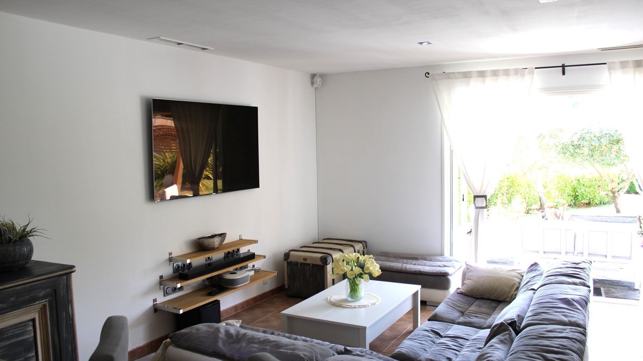 Photo of Livingroom in Dauphin