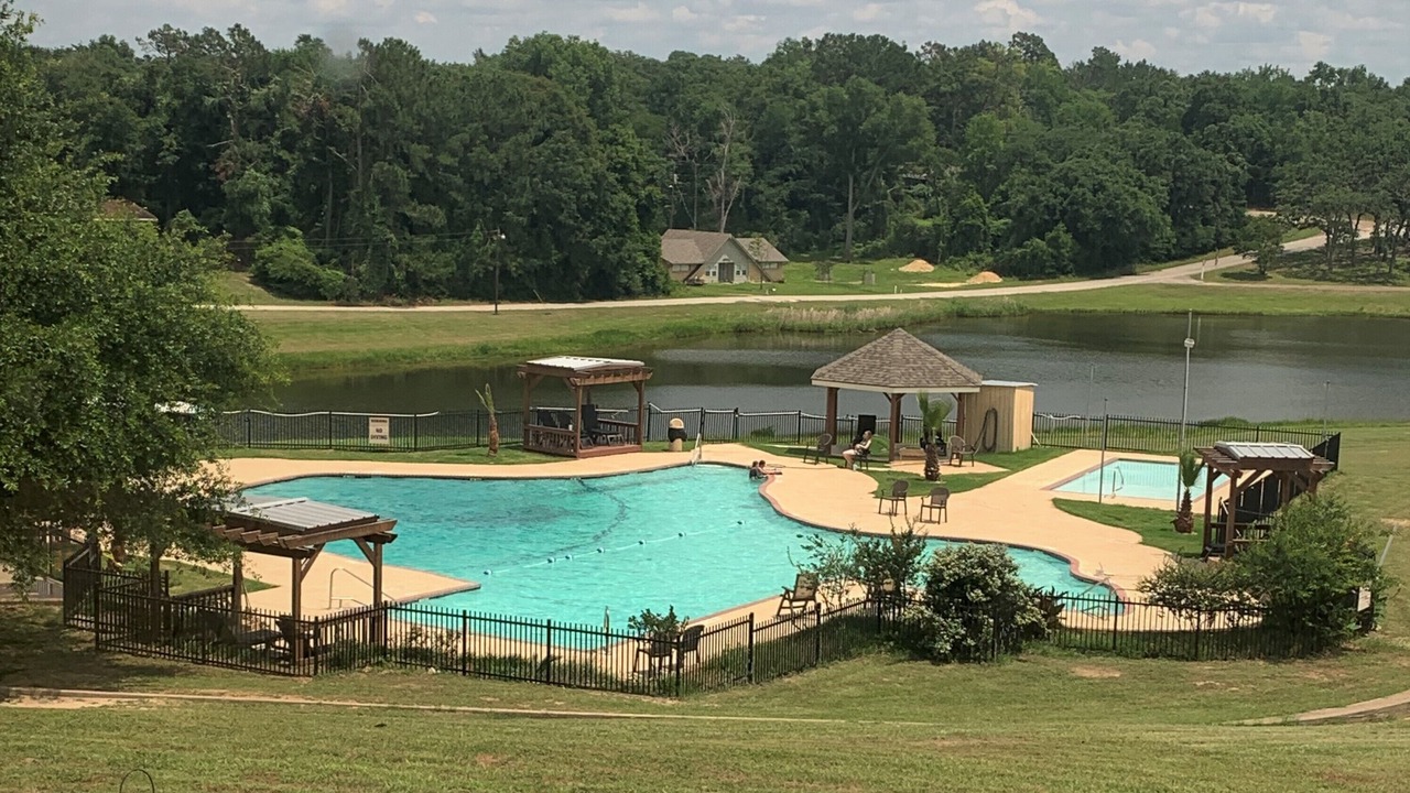 Photo of Outdoor in Hilltop Lakes