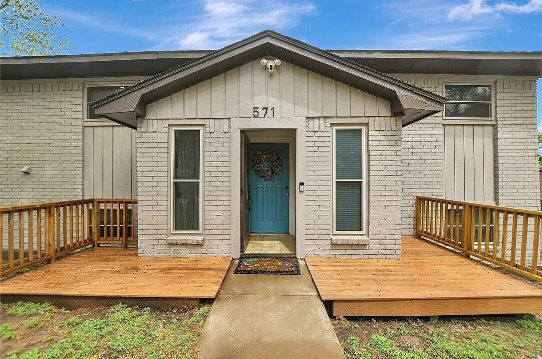 Photo of Outdoor in Hilltop Lakes