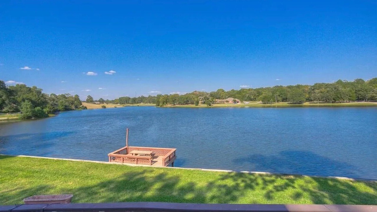 Photo of Outdoor in Hilltop Lakes