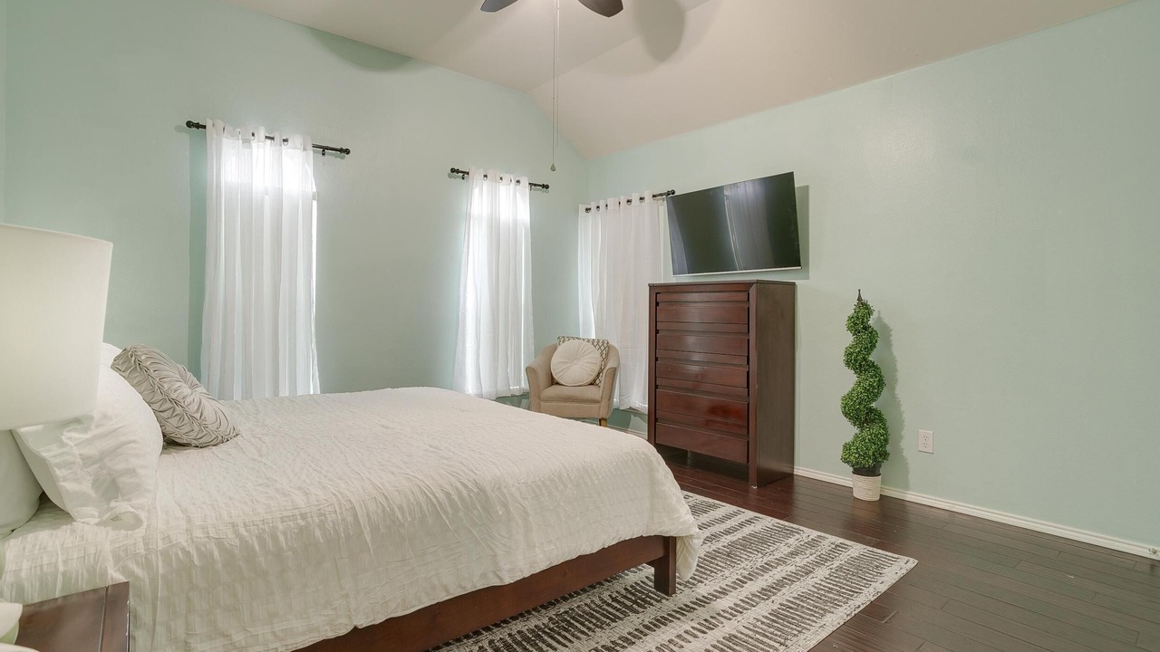 Photo of Bedroom in Grand Prairie