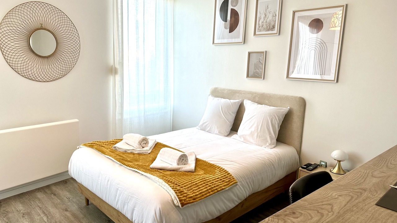 Photo of Bedroom in Courlancy