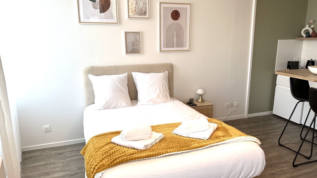 Photo of Bedroom in Courlancy