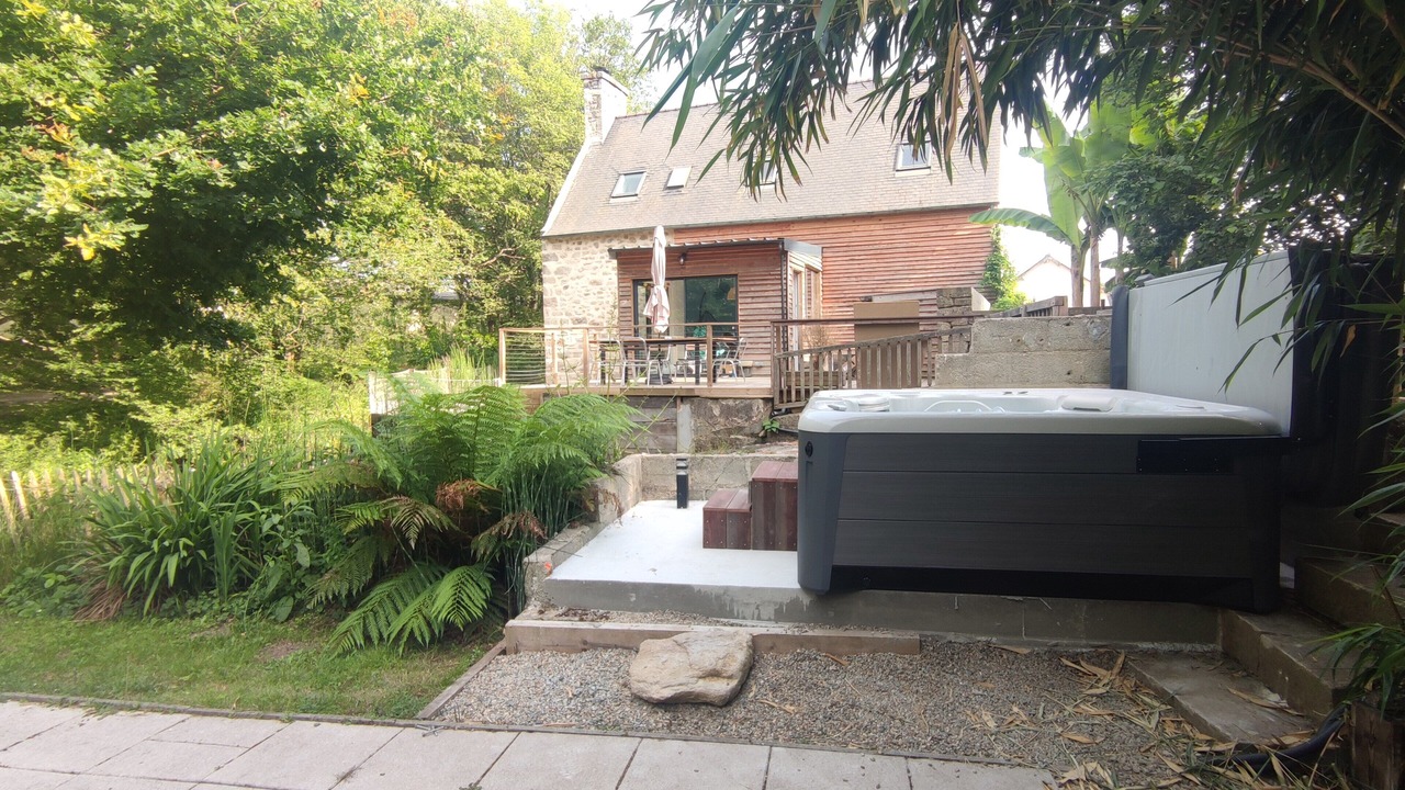 Photo of Patio Balcony in Ploneour-Lanvern