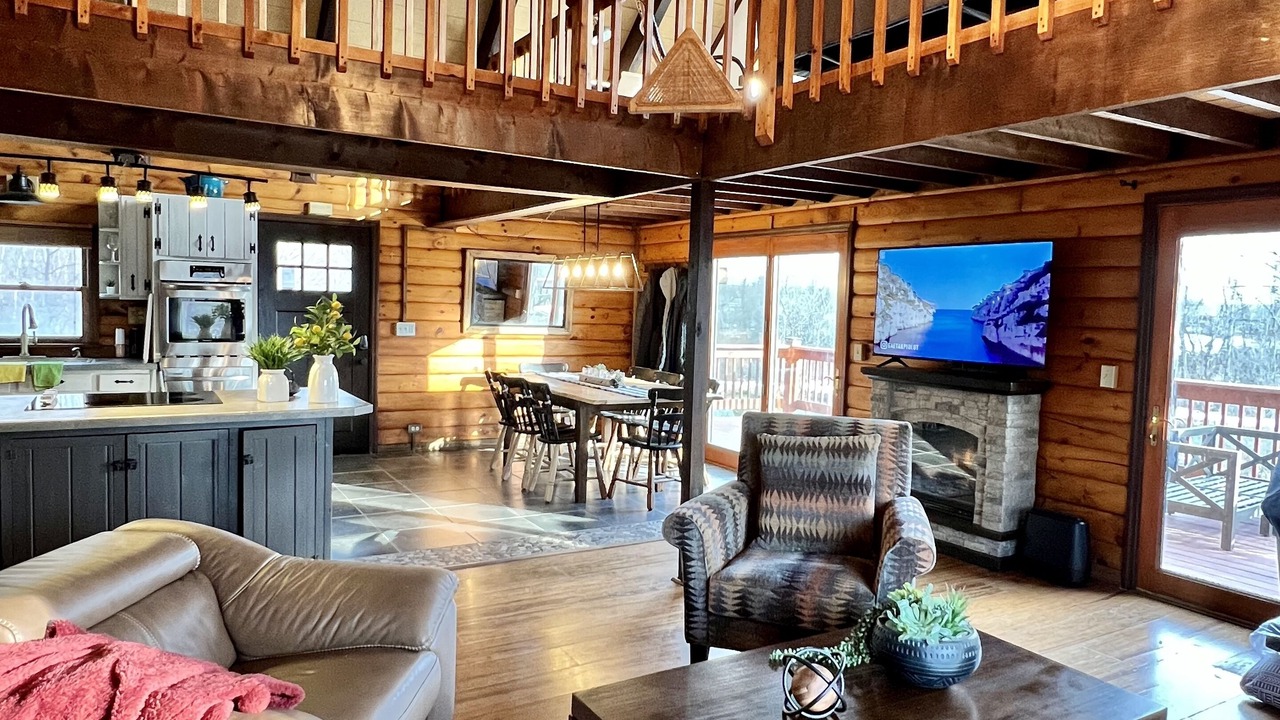 Photo of Livingroom in Castleton-on-Hudson