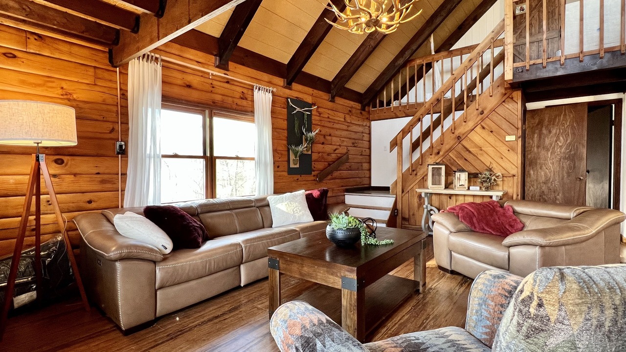 Photo of Livingroom in Castleton-on-Hudson