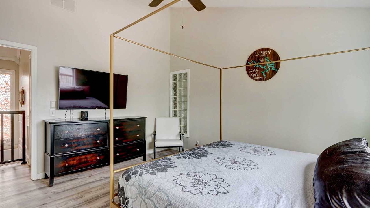 Photo of Bedroom in Camdenton