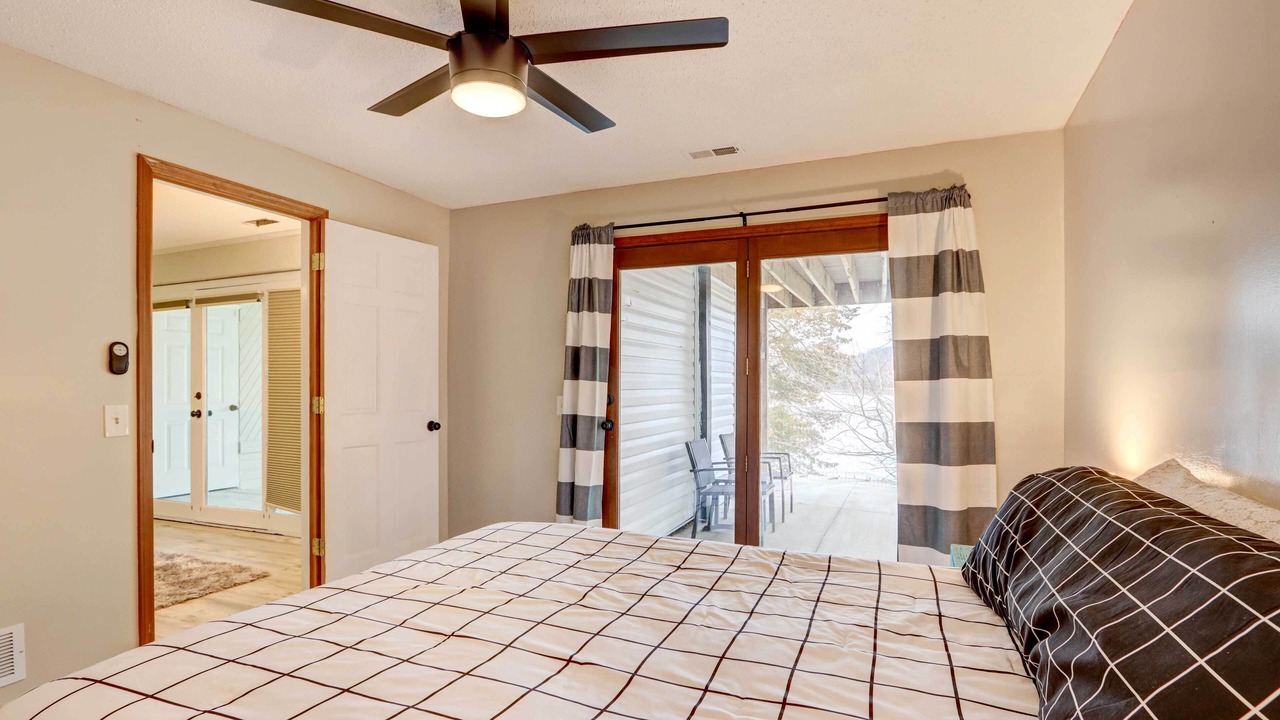 Photo of Bedroom in Camdenton