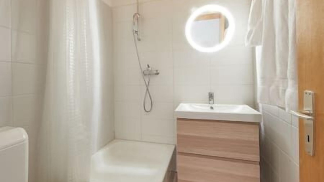 Photo of Bathroom in Vex