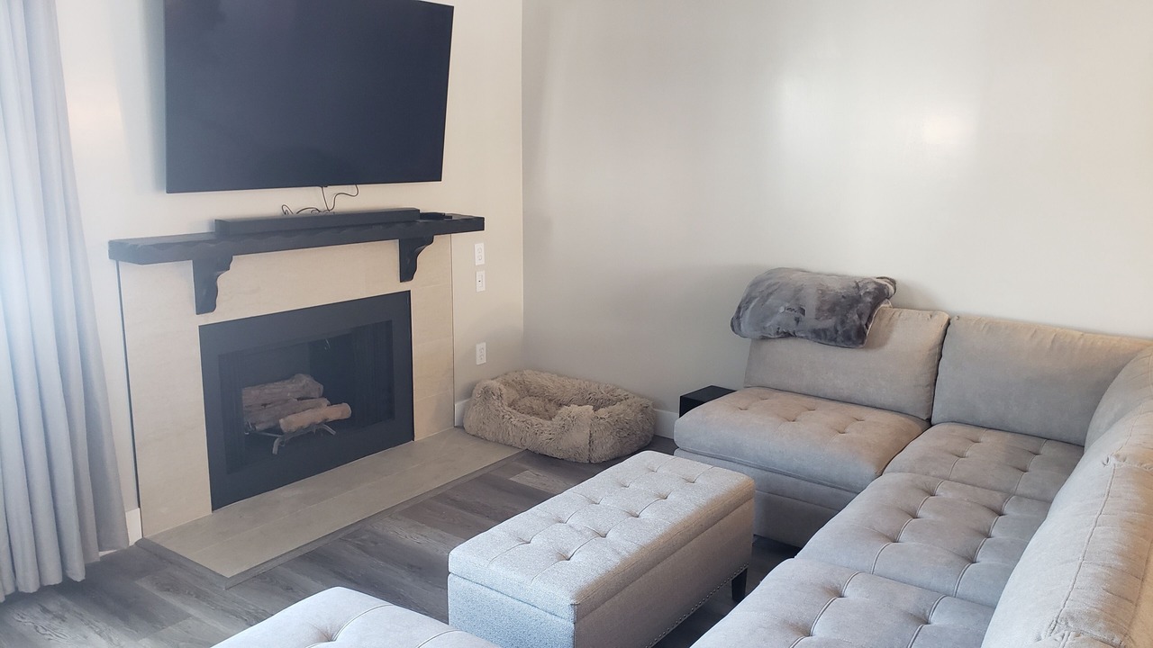 Photo of Livingroom in Midvale