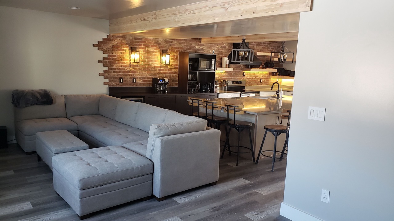 Photo of Livingroom in Midvale