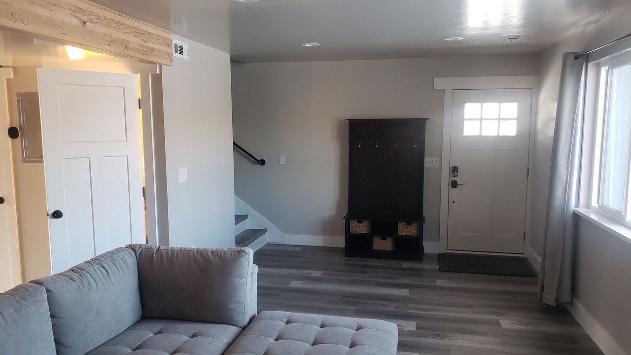 Photo of Livingroom in Midvale