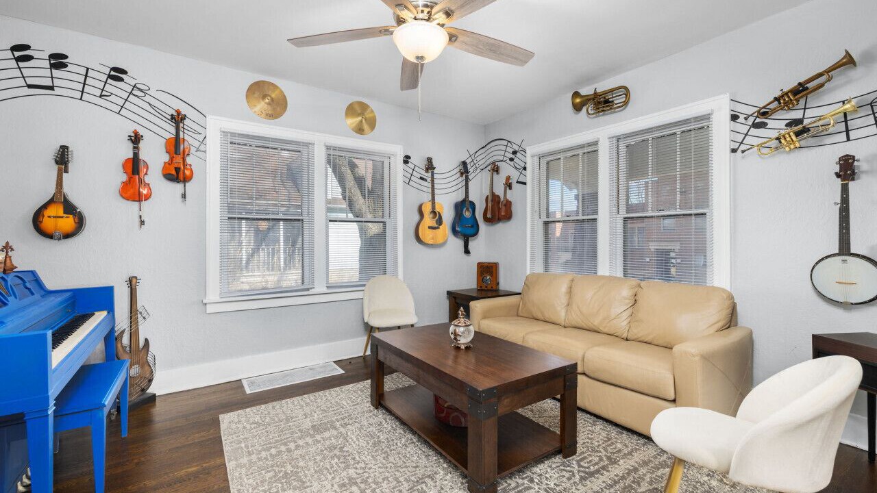Photo of Livingroom in St. Charles
