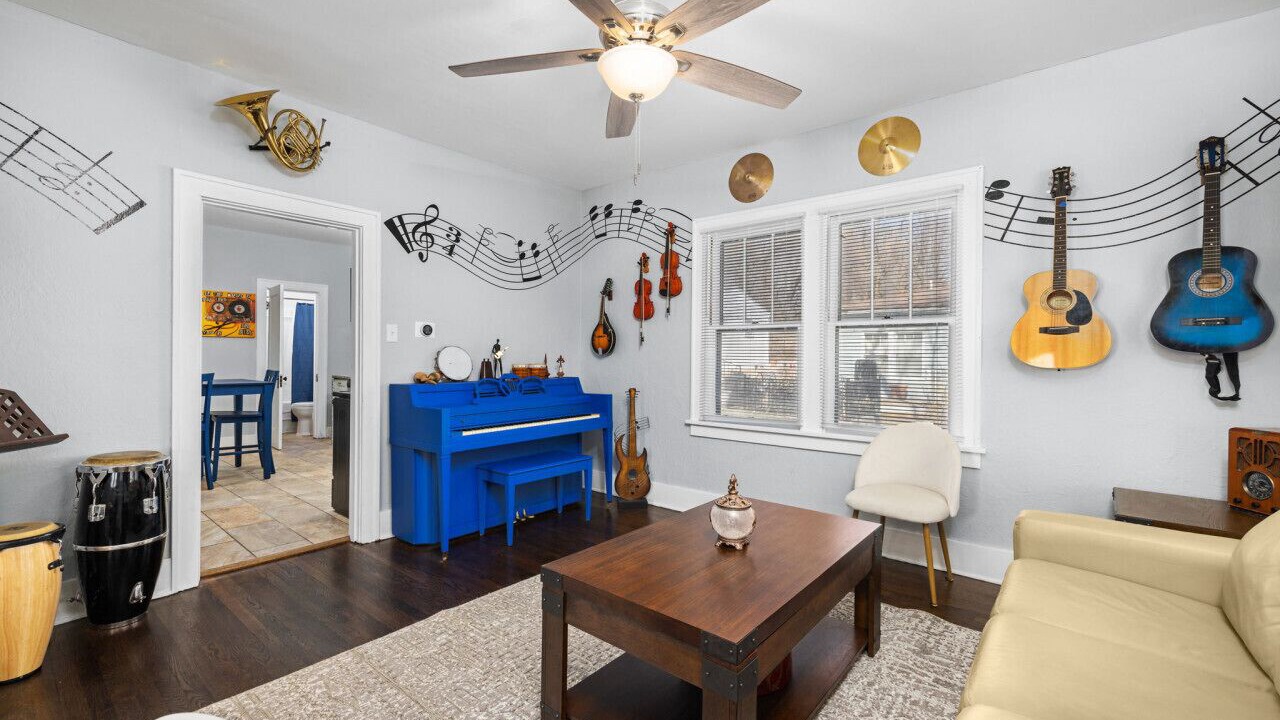 Photo of Livingroom in St. Charles