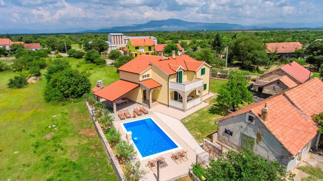 Photo of Outdoor in Bristane
