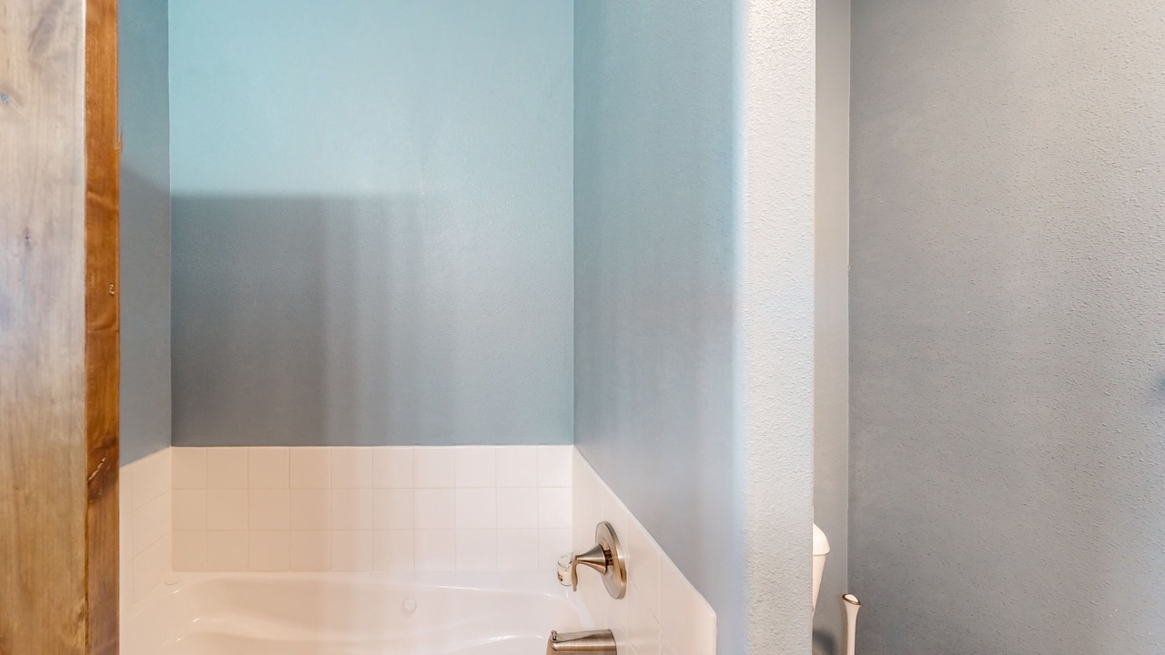 Photo of Bathroom in Coos Bay