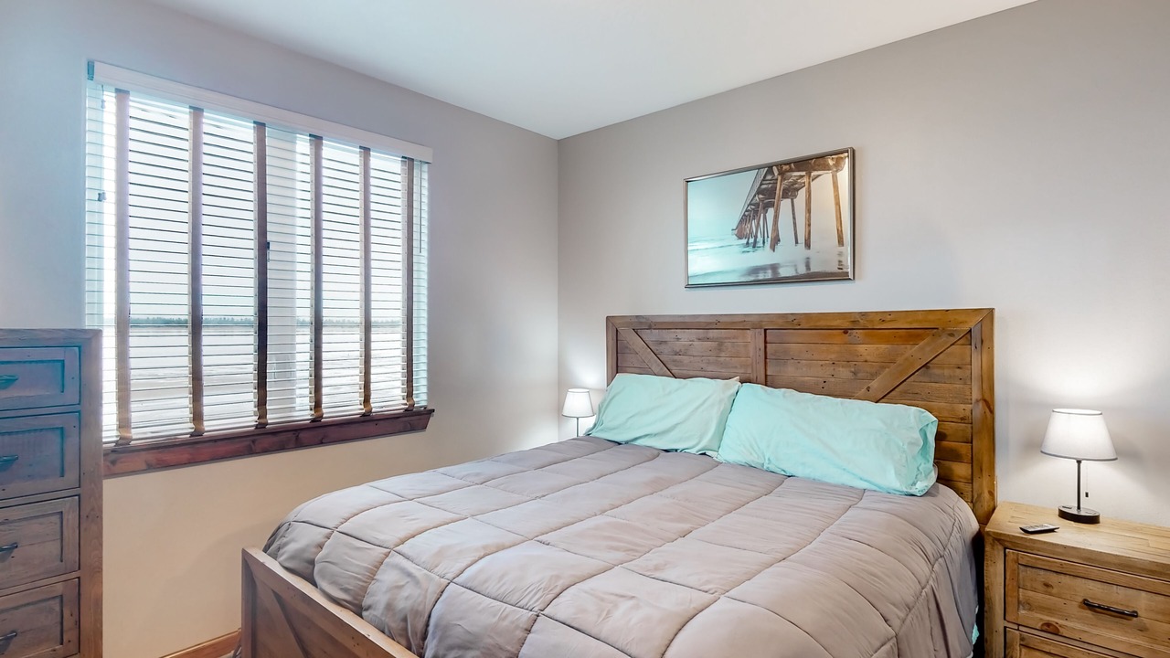 Photo of Bedroom in Coos Bay