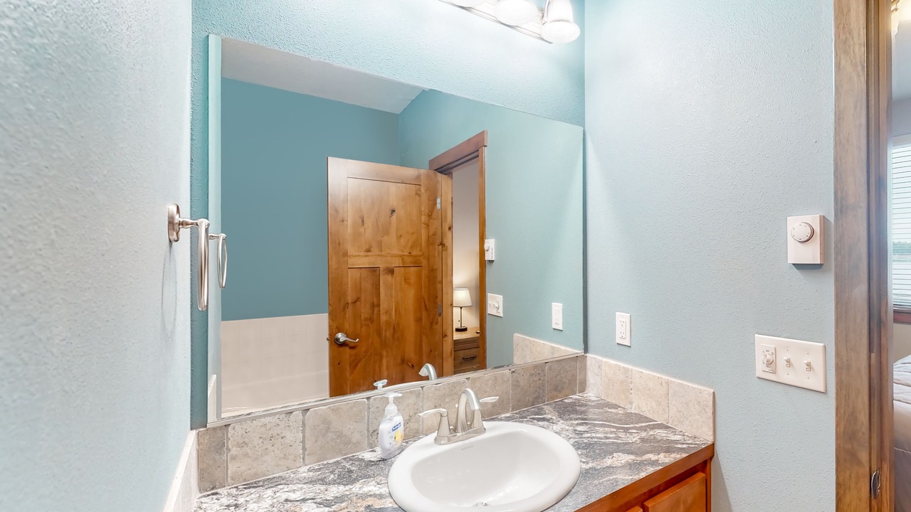 Photo of Bathroom in Coos Bay