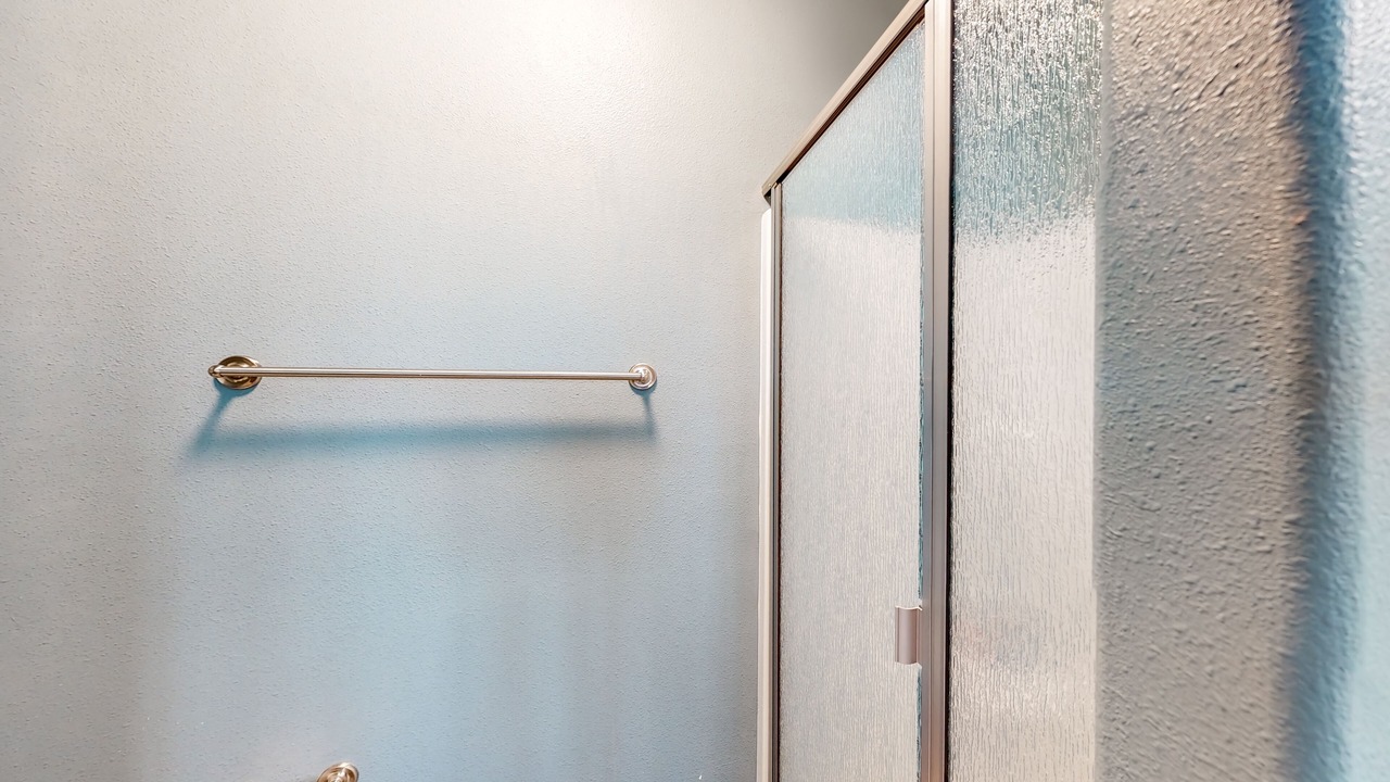 Photo of Bathroom in Coos Bay