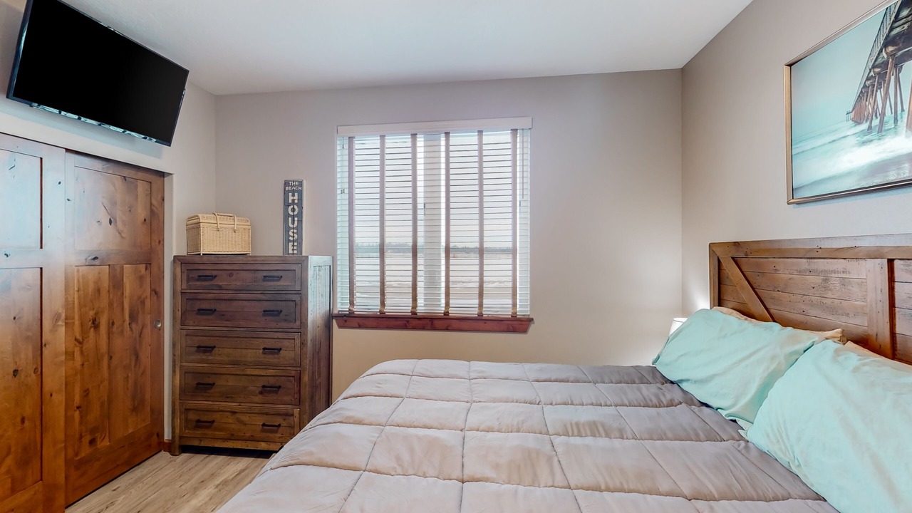 Photo of Bedroom in Coos Bay