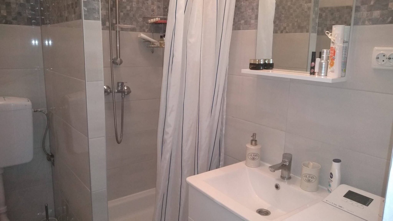 Photo of Bathroom in Grad