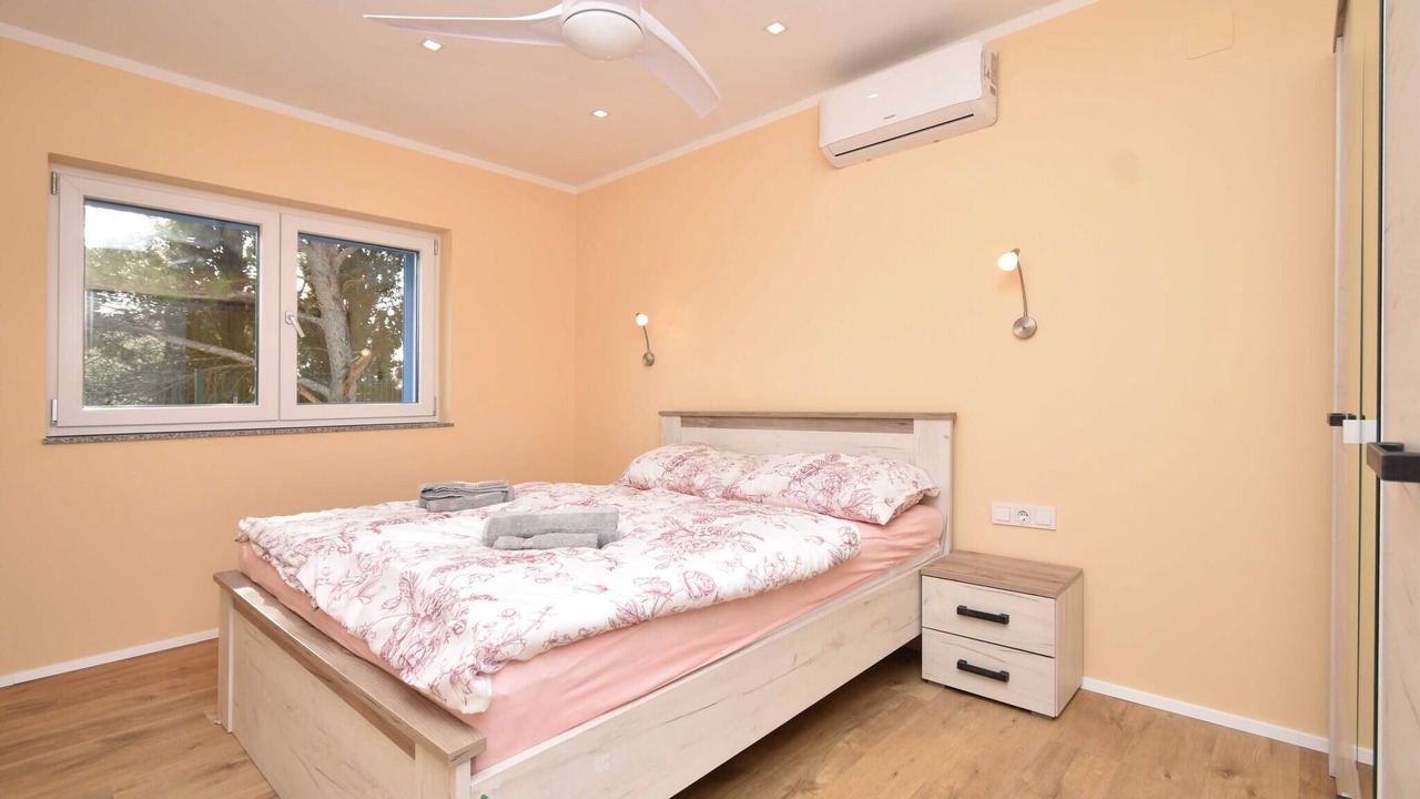 Photo of Bedroom in Brodarica