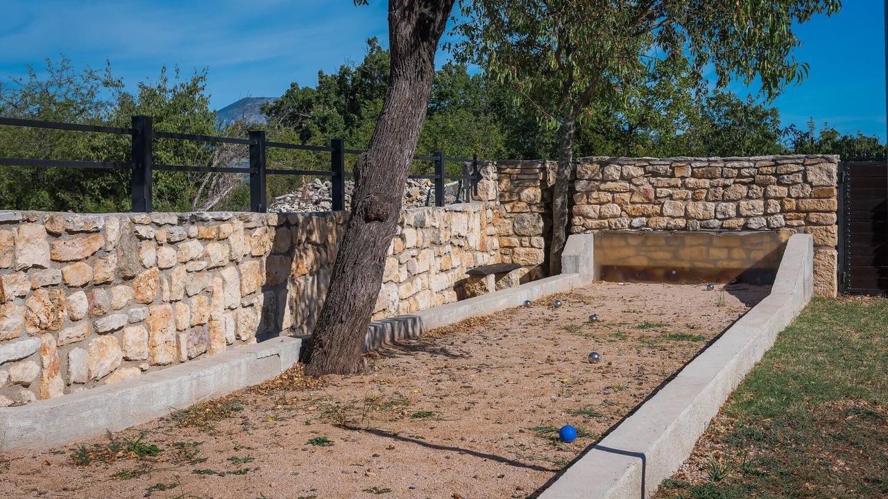 Photo of Outdoor in Promina