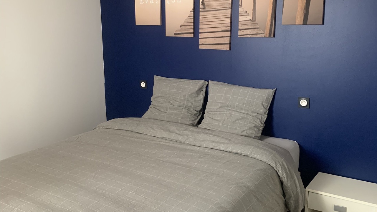 Photo of Bedroom in Decines-Charpieu