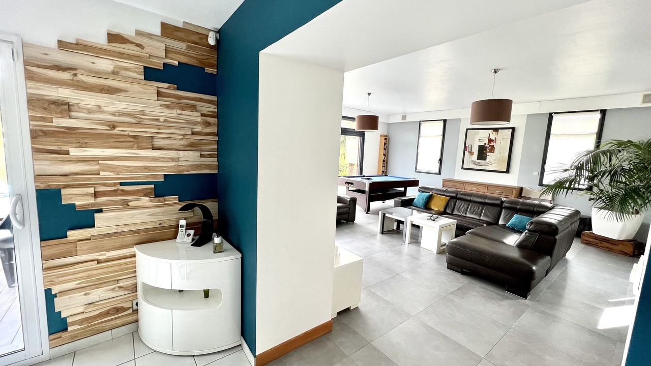 Photo of Others in Redene