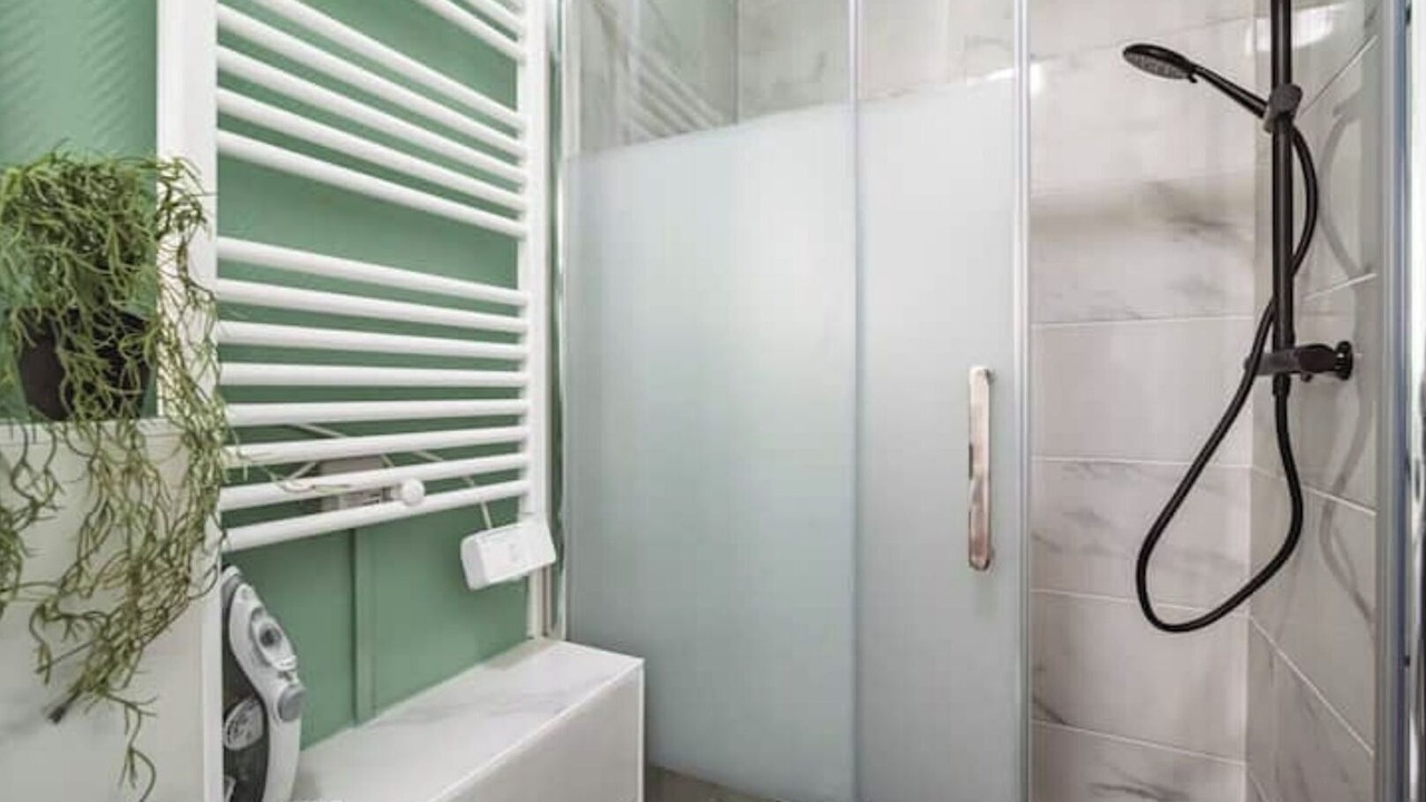 Photo of Bathroom in Reims City Centre