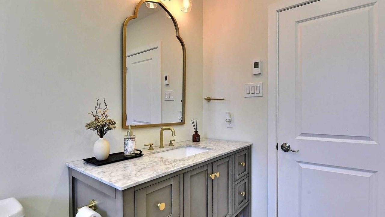 Photo of Bathroom in Laval