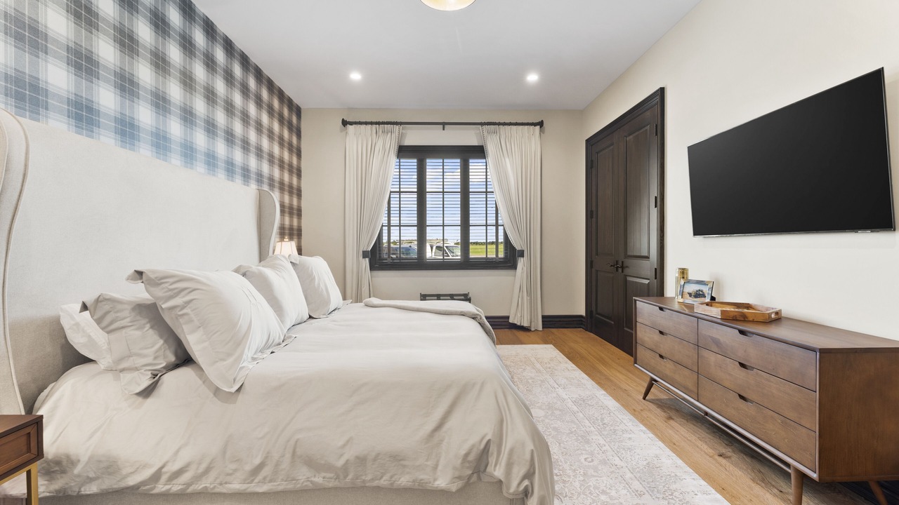 Photo of Bedroom in Town of Essex