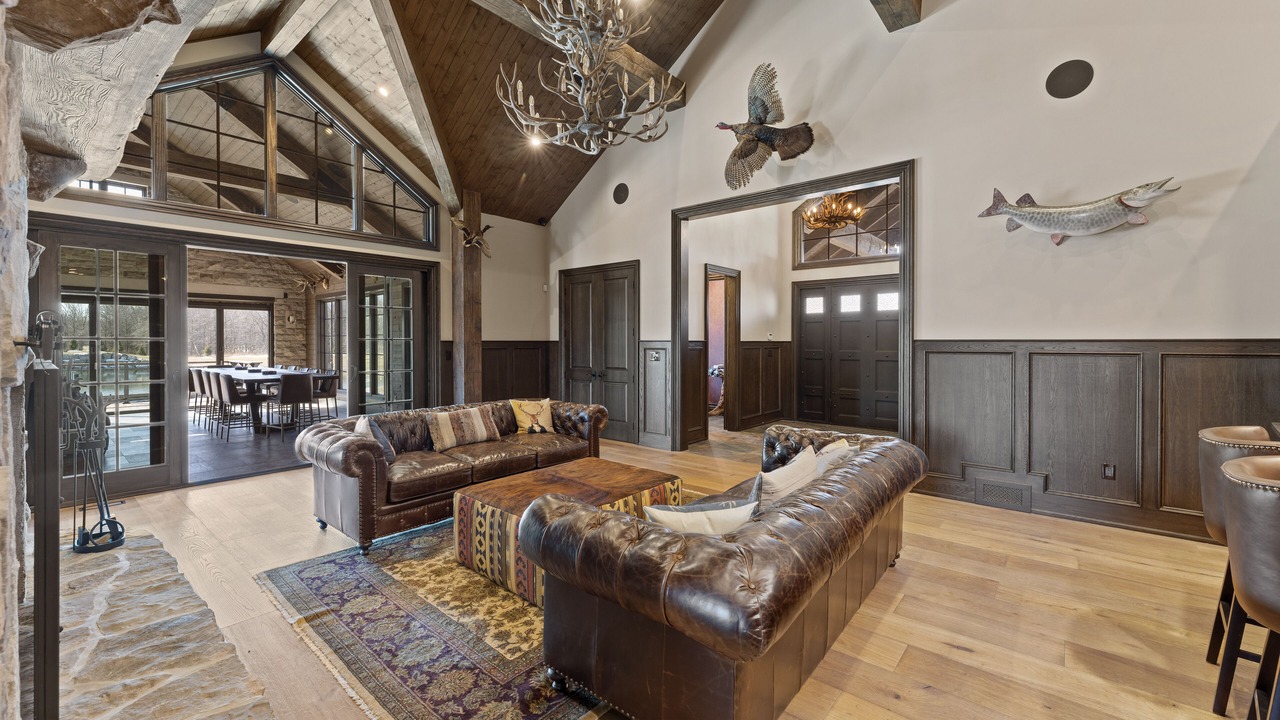 Photo of Livingroom in Town of Essex
