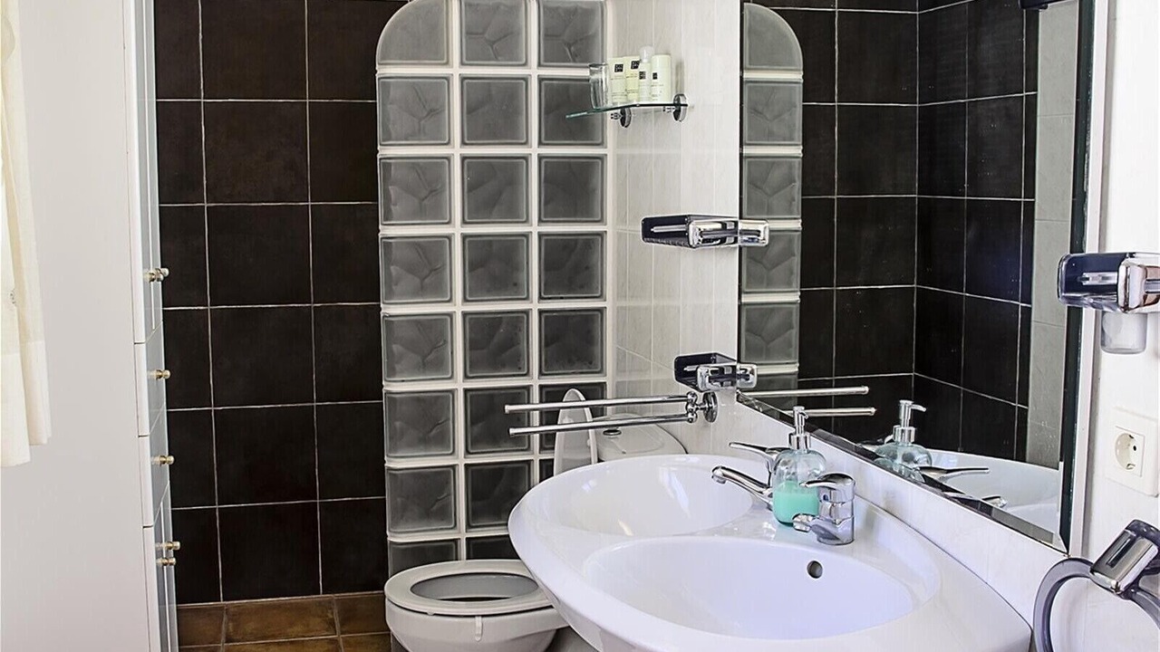 Photo of Bathroom in Benimeit