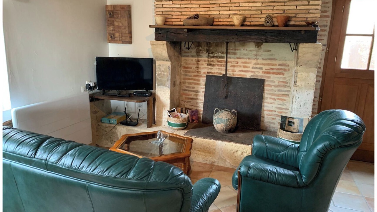 Photo of Livingroom in Echourgnac