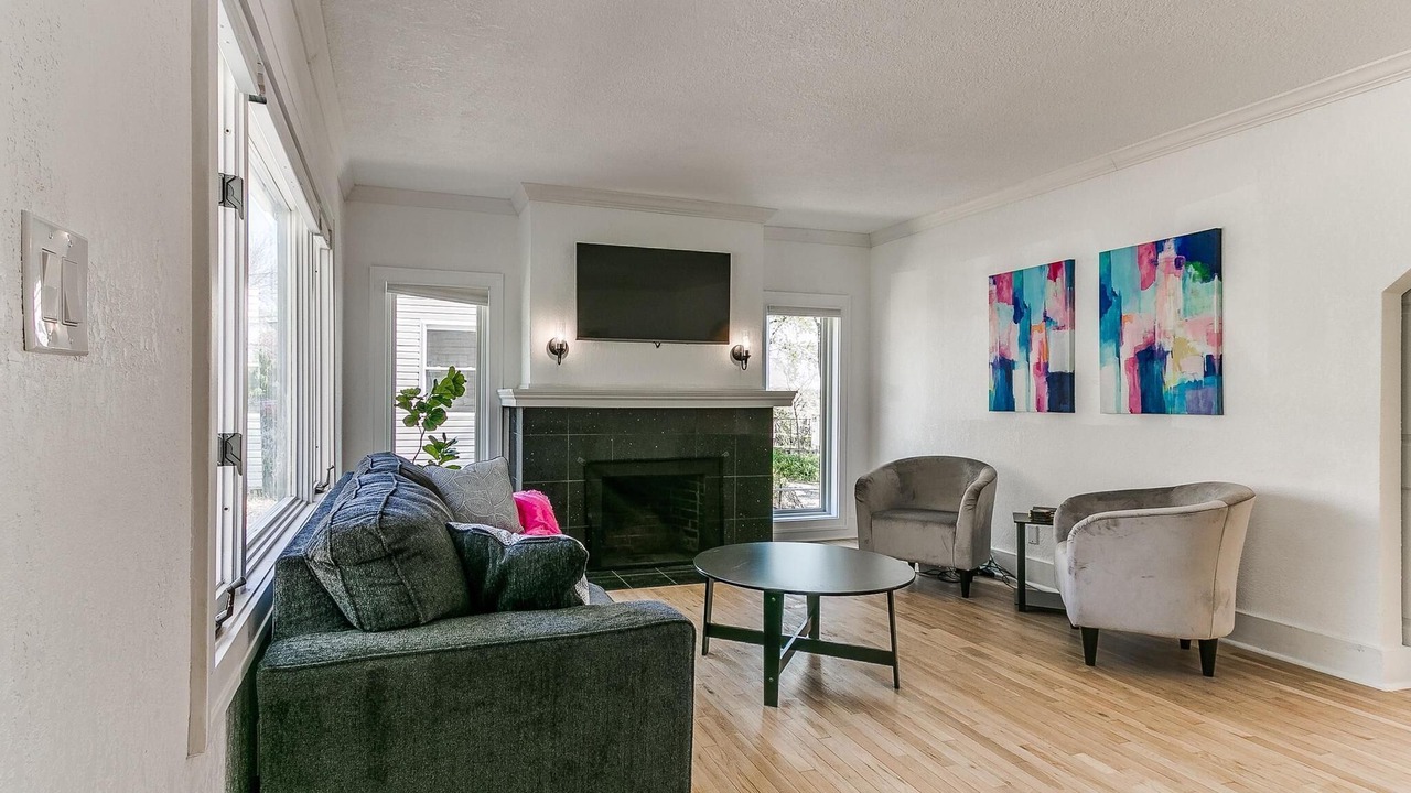Photo of Livingroom in West Des Moines