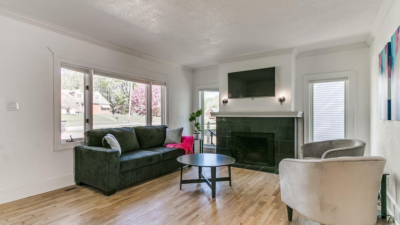 Photo of Livingroom in West Des Moines