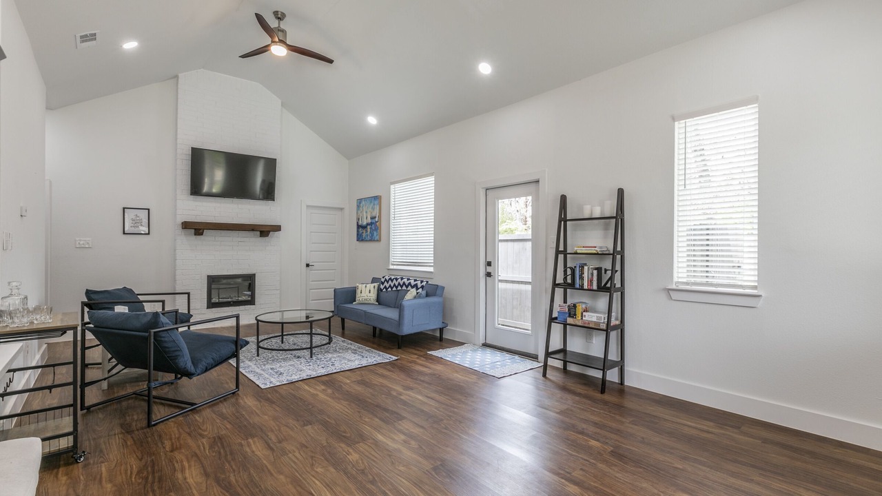 Photo of Livingroom in Enchanted Oaks