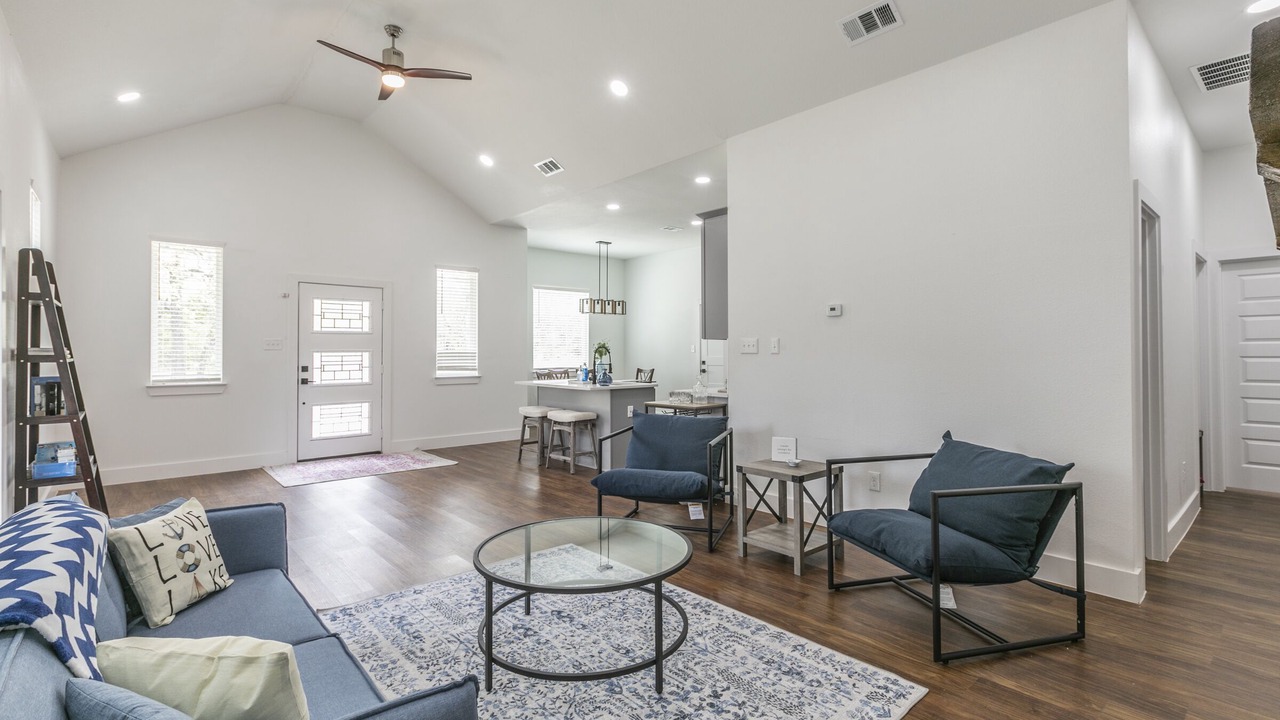 Photo of Livingroom in Enchanted Oaks